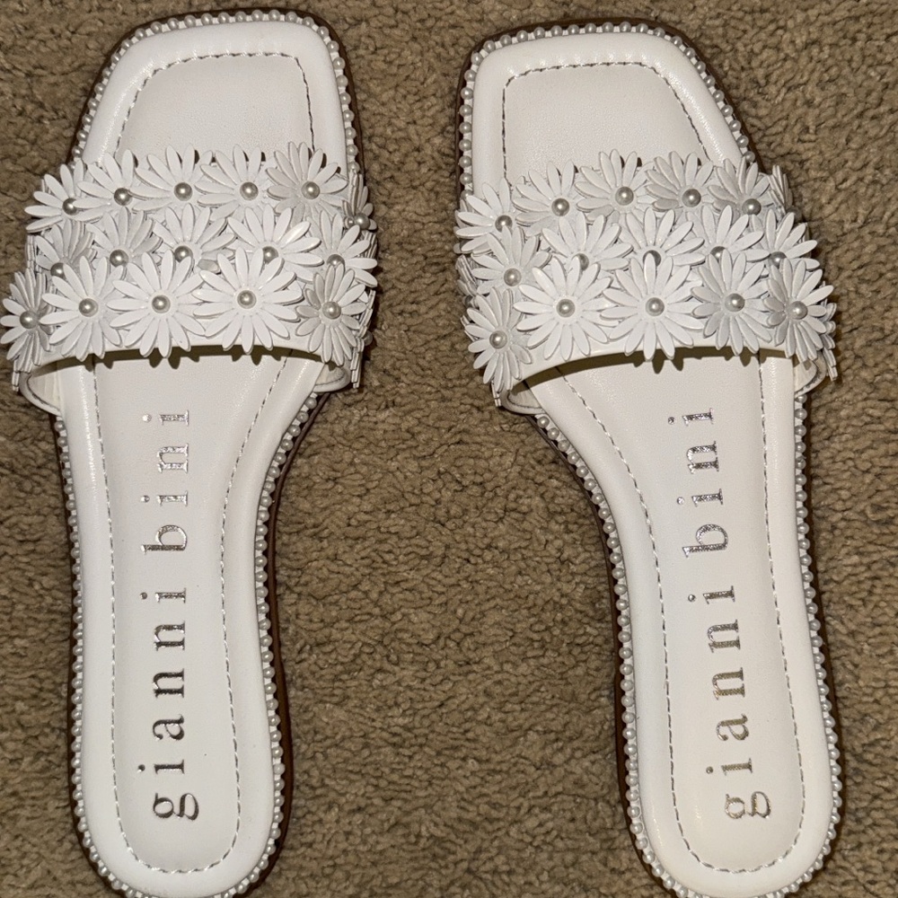 Gianni Bini White Daisy Sandals